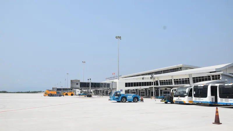 Đưa vào khai thác giai đoạn 3 Dự án cải tạo, nâng cấp sân đậu máy bay Cảng HKQT Cam Ranh