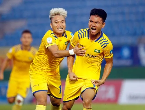 B.Bình Dương - SLNA 1-2: Sông Lam chiến thắng tại đất Thủ