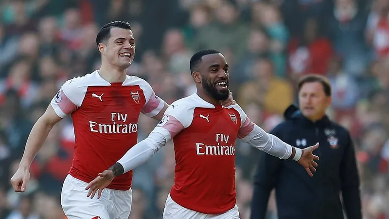 Arsenal - Southampton 2-0: Lacazette, Mkhitaryan lập công, HLV Emery vào lại tốp 4