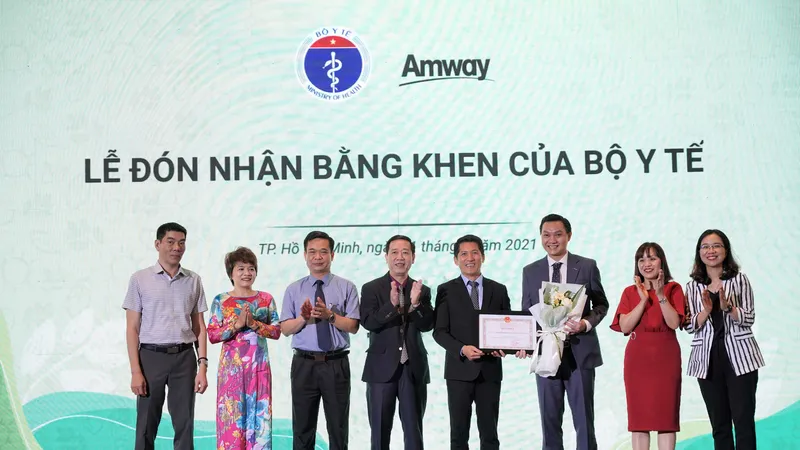 Amway Việt Nam lần thứ 2 đón nhận Bằng khen của Bộ Y tế 