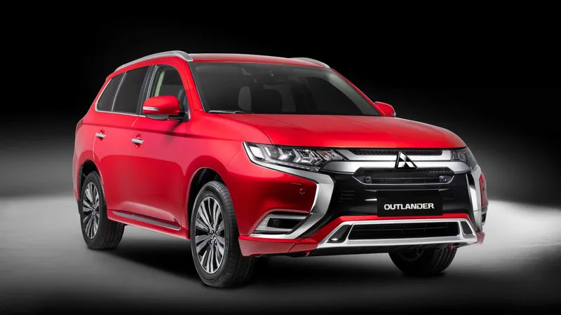 MMV giới thiệu Mitsubishi Outlander 2022 nâng cấp 14 điểm, giá không đổi