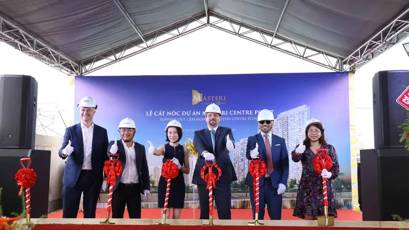 Masterise Homes cất nóc dự án Masteri Centre Point đúng tiến độ