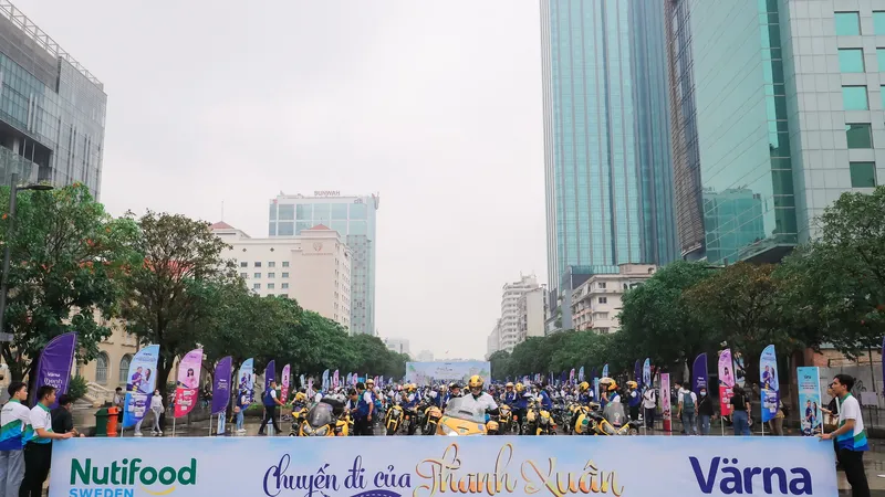 Nutifood Thụy Điển xác lập kỷ lục “Värna thanh xuân mãi cháy - hành trình bằng xe máy đi qua các biểu tượng của TPHCM có số lượng người trung và cao niên tham gia đông nhất Việt Nam” 