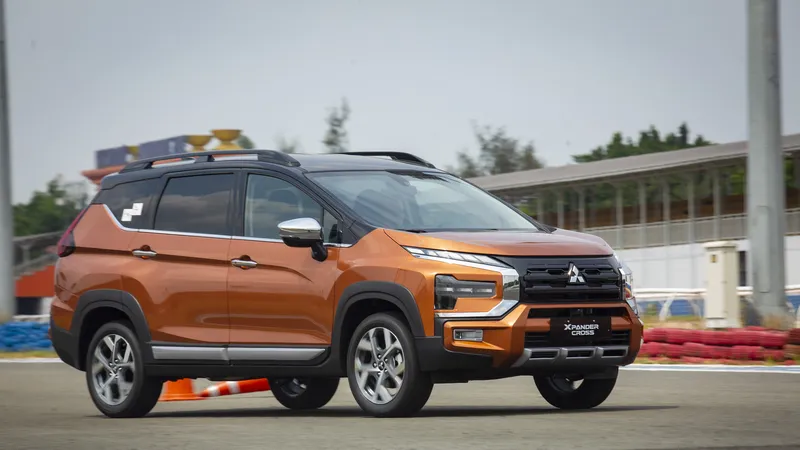 Mẫu xe Mitsubishi Xpander Cross 2023 trình làng 