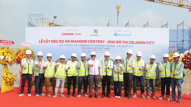 Gamuda Land vừa hoàn thành cất nóc Diamond Centery đúng tiến độ 
