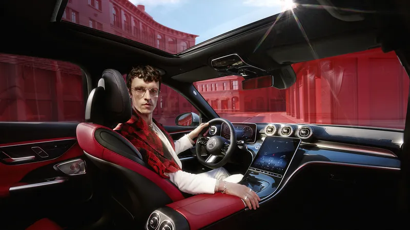 Khách hàng Mercedes-Benz được hưởng hàng loạt ưu đãi giá trị từ tháng 7-2023