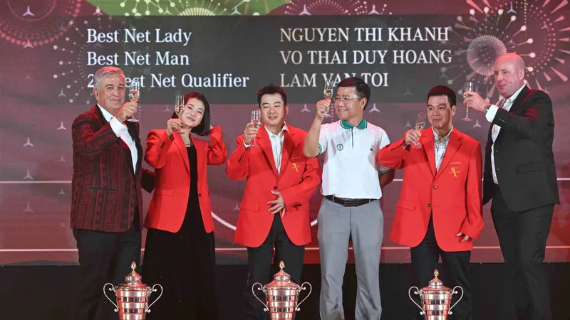 Lần đầu Mercedes-Benz Việt Nam cử 3 đại diện tham dự Mercedestrophy World Final tại Đức