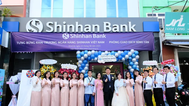 Shinhan Việt Nam khai trương phòng giao dịch Bình Tân