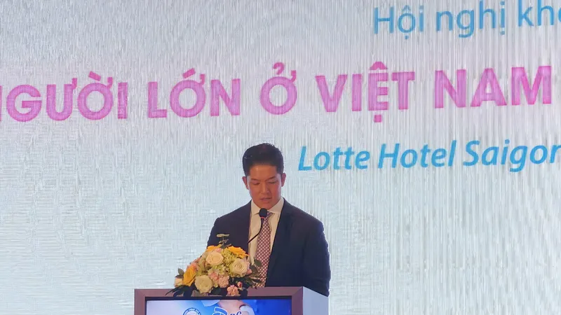 Ông Darrell Oh, Tổng Giám đốc Công ty TNHH Pfizer Việt Nam, chia sẻ về những nỗ lực của Pfizer tại chuỗi hội thảo
