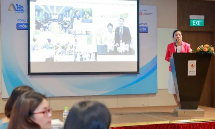 Bà Phạm Thị Thủy Tiên, Chủ tịch HĐQT Công ty Cuộc sống Quốc tế, thông báo về việc gia hạn quyền sở hữu trí tuệ đến năm 2033