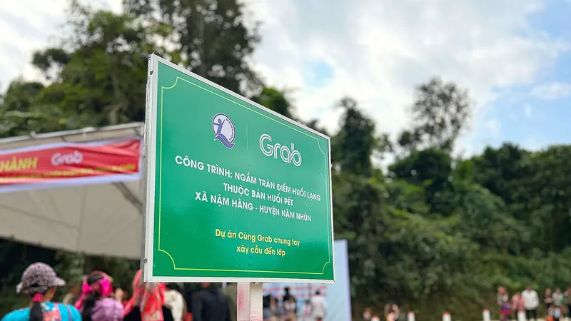 Dự án “Xây cầu đến lớp” của Quỹ Bảo trợ trẻ em Việt Nam và Grab Việt Nam: Khánh thành cây cầu thứ 7 và thứ 8 