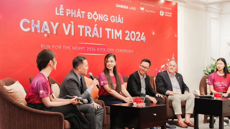 Phần chia sẻ giữa khách mời, ban tổ chức và đại diện nhà tài trợ