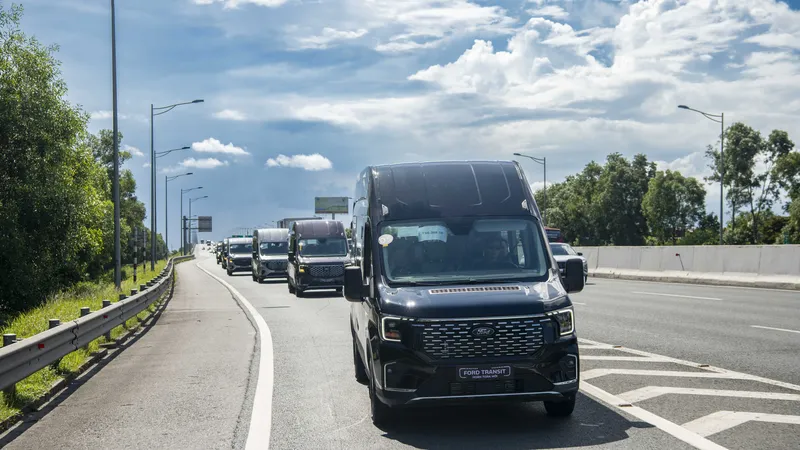 Ford Transit Hoàn Toàn Mới thiết lập chuẩn mực cho vận tải hành khách cao cấp tại Việt Nam