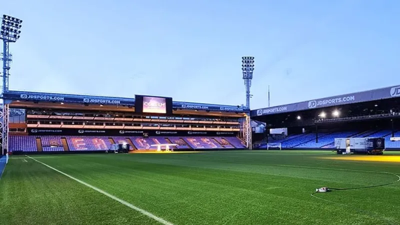 Selhurst Park từng là sân nhà của 3 đội bóng - Ảnh: Coliseum GSVA