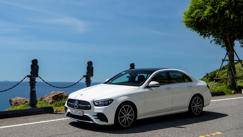 Dòng xe Mercedes-Benz E 300 AMG 