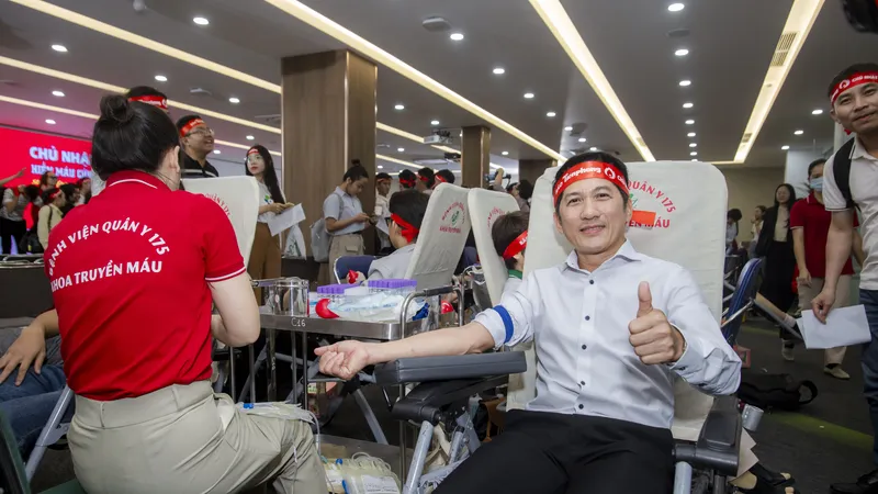 Gần 1.000 người hưởng ứng ngày hiến máu Chủ nhật đỏ cùng Amway