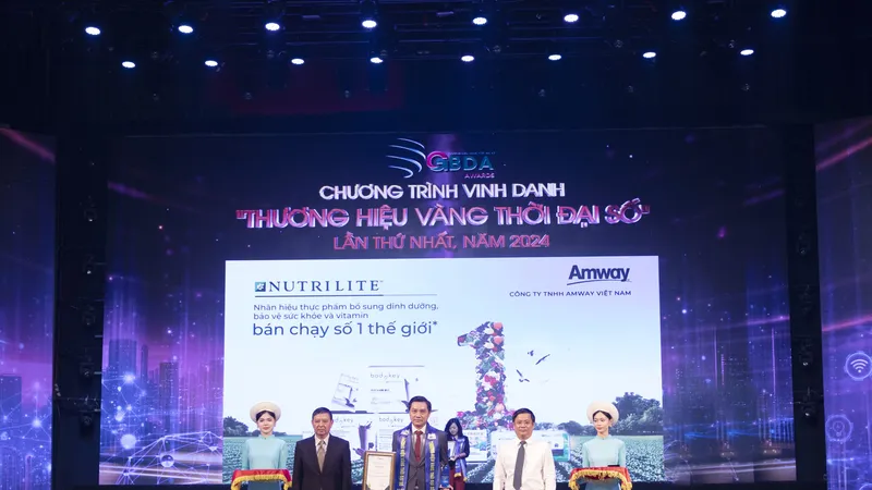 Amway Việt Nam nhận giải thưởng Thương hiệu vàng Phát triển bền vững