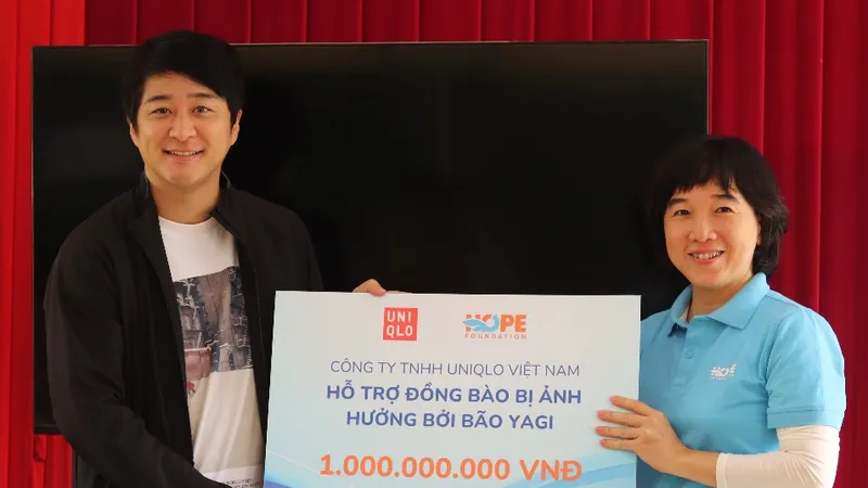 UNIQLO Việt Nam hỗ trợ các trường học các tỉnh miền Bắc 1 tỷ đồng và 9.000 trang phục RE.UNIQLO