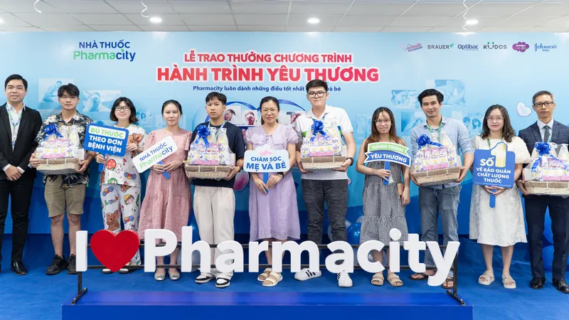 Pharmacity tặng quà sức khỏe trị giá 10 triệu đồng cho các mẹ bầu
