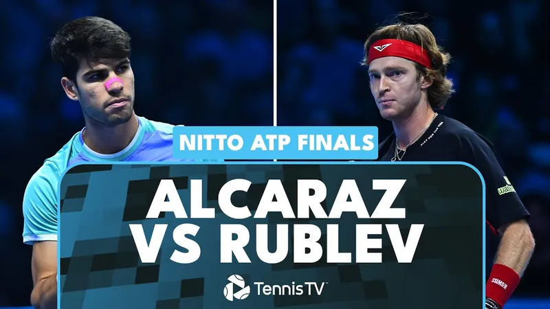 Carlos Alcaraz vs Andrey Rublev 6-3, (10)7-6(8): Alcaraz mất 1 giờ 36 phút hạ Rublev để có chiến thắng đầu tiên, Alcaraz đi tiếp, Rublev bị loại ATP Finals