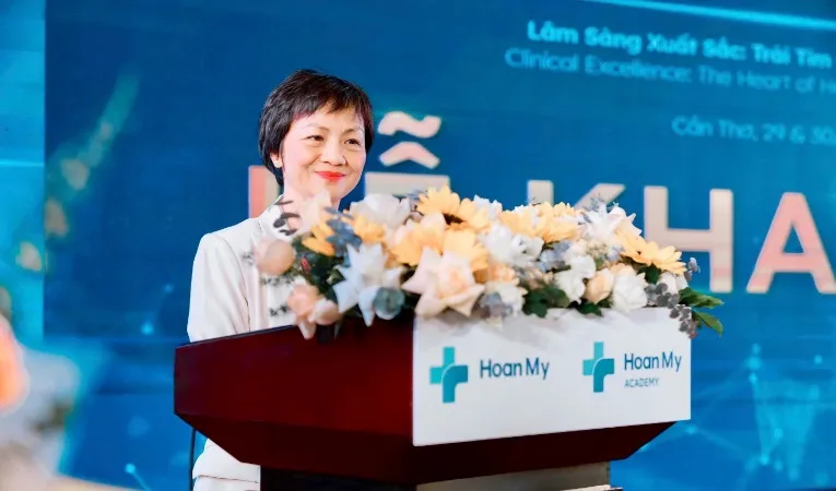 Bà Huỳnh Bích Liên, Tổng Giám đốc, Tập đoàn Y khoa Hoàn Mỹ, phát biểu tại hội nghị