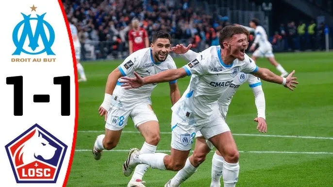 Marseille vs Lille 1-1: Quentin Merlin mở bàn nhưng Bafode Diakite kịp tỏa sáng chia điểm, Marseille vượt mặt AS Monaco tạm dẫn nhì Ligue 1, Pol Lirola thẻ đỏ phút bù giờ