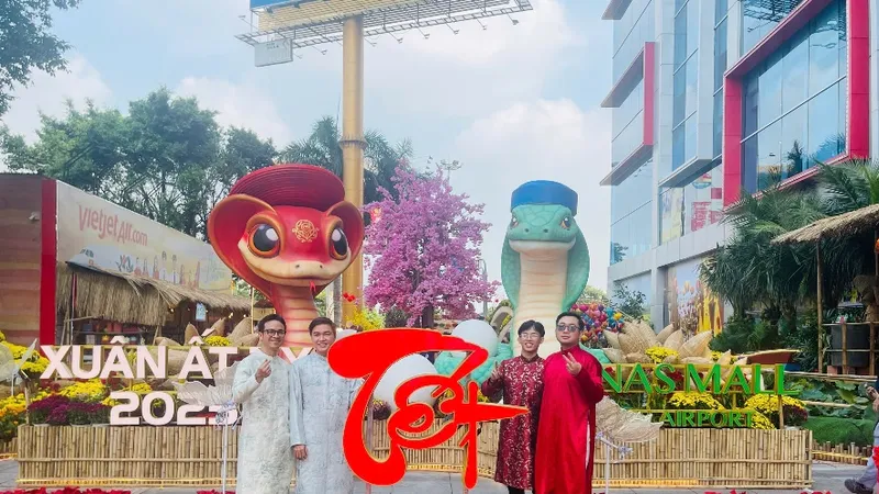 Đường hoa xuân Menas Mall 2025 - “Xuân hòa ca, Lộc thăng hoa”