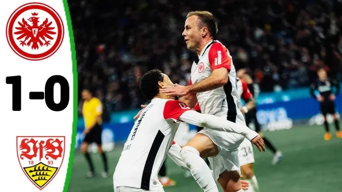 E.Frankfurt vs Vfb Stuttgart 1-0: Ameen Al-Dakhil nhận thẻ đỏ, Mario Gotze ghi bàn duy nhất, Frankfurt củng cố vị trí thứ 3, thua Leverkusen 11 điểm