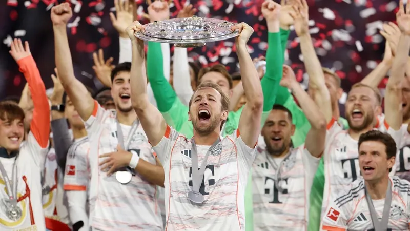 Harry Kane lần đầu đăng quang Bundesliga cùng Bayern Munich với 31 trận, 26 bàn thắng, 8 đường kiến tạo