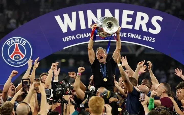 Dàn sao Donnarumma, Hakimi, Marquinhos, Pacho, Nuno Mendes, Joao Neves, Vitinha, Fabian Ruiz, Doue, Dembele, Kvaratskhelia giúp HLV Luis Enrique làm nên lịch sử bóng đá Pháp khi lần đầu vô địch Champions League 