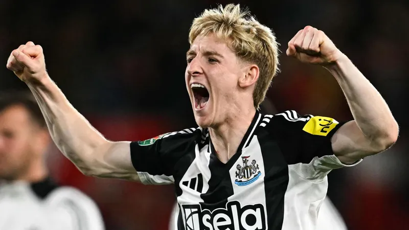 Anthony Gordon ngôi sao Newcastle United đang được Arsenal chú ý, Chelsea mời chào