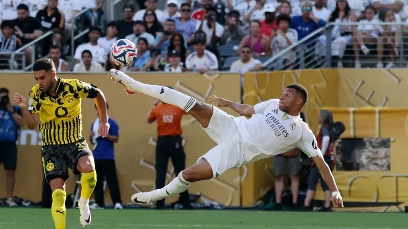 Kylian Mbappe và Cole Palmer ghi bàn đẳng cấp, chói sáng trong 5 bàn thắng đẹp nhất sau loạt trận tứ kết vừa qua ở FIFA Club World Cup 2025