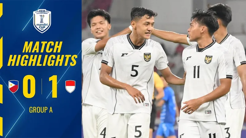 U23 Philippines vs U23 Indonesia 0-1: Tiền vê Darwis ném biên cực mạnh, Rosquillo phá bóng nhưng bất ngờ phản lưới nhà, U23 Indonesia tạm xếp nhất bảng A