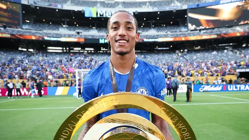 Joao Pedro xứng là "bom tấn" chuyển nhượng đáng giá đến từng xu của Chelsea 