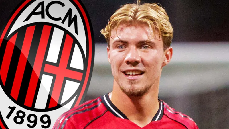 Man United loan tin chuyển nhượng để Rasmus Hojlund rộng cửa chọn Fulham hoặc AC Milan