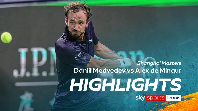 Daniil Medvedev vs Alex De Minaur 6-4, 6-4: Medvedev thể hiện đẳng cấp, nhanh chóng hạ Minaur, gặp Rinderknech ở bán kết Shanghai Masters 2025