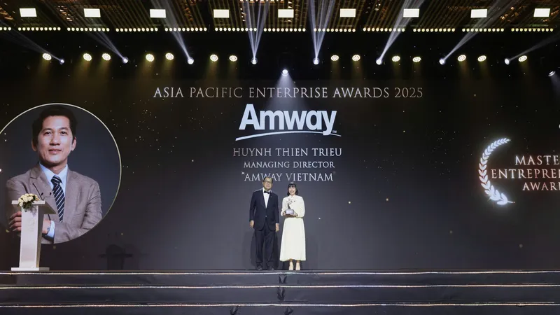 Tổng Giám đốc Amway Việt Nam nhận giải thưởng Doanh nhân Xuất sắc châu Á 2025