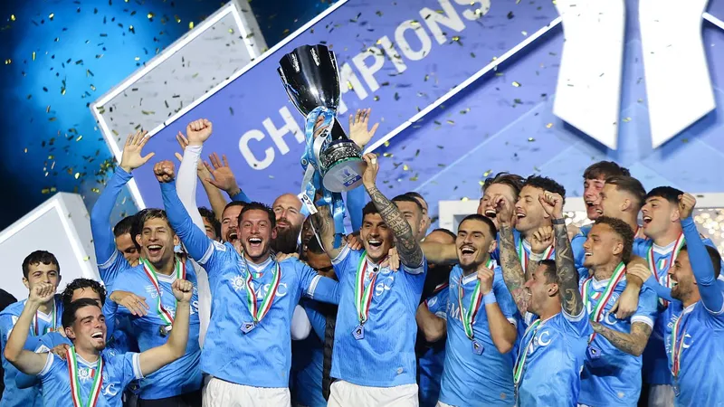 Napoli vs Bologna 2-0: Ngôi sao David Neres thăng hoa cú đúp, Napoli dễ dàng đăng quang Super Cup 2025