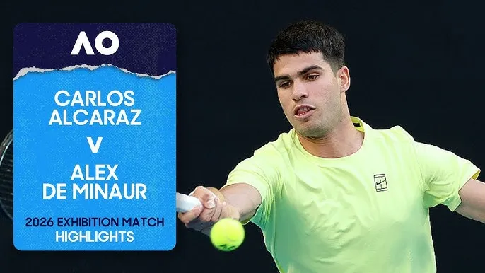 Xem những khoảnh khắc nổi bật giữa Carlos Alcaraz và Alex De Minaur trong trận đấu biểu diễn trước thềm Australian Open 2026