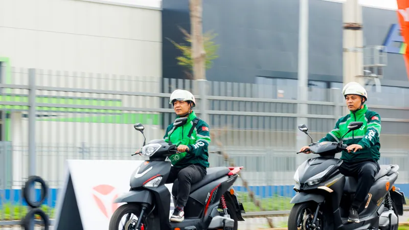 Hợp tác chuyển đổi sang xe máy điện Yadea cho đối tác tài xế Grab