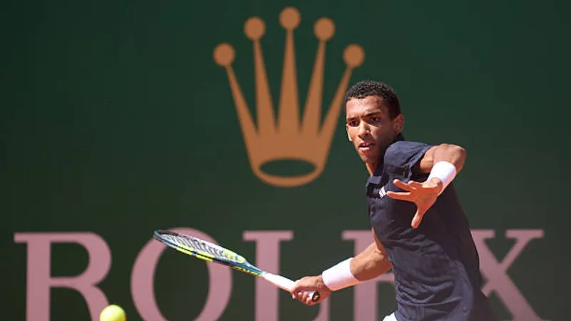 Felix Auger-Aliassime vs Casper Ruud 7-5, 2-2: Kịch tính set đầu, Ruud bỏ cuộc vì chấn thương, nhìn Aliassime đấu Jannik Sinner ở tứ kết