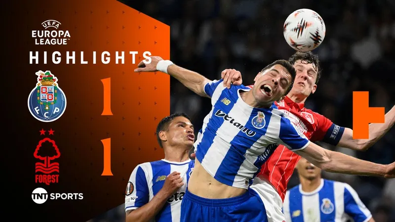 Porto vs Nottingham Forest 1-1: Gomes dứt điểm chính xác khai bàn nhưng Martim Fernandes bất ngờ phản lưới nhà, lượt về quyết định