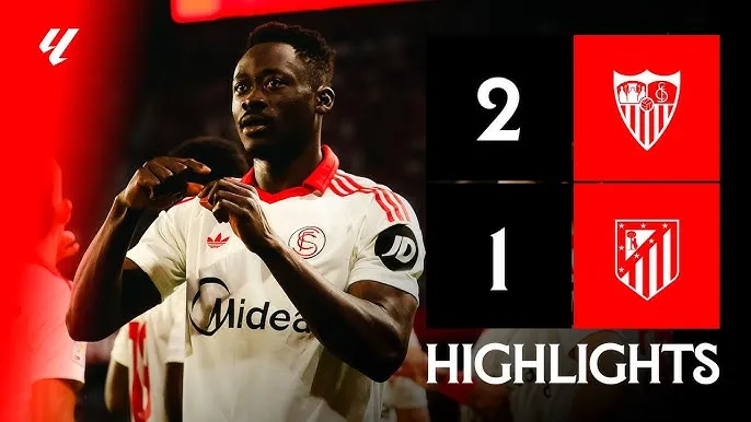 Sevilla vs Atletico Madrid 2-1: Adams mở bàn nhờ penalty, Bonar gỡ hòa, Gudelj lập tức chốt hạ 3 điểm quý giá, rời xa tốp rớt hạng La Liga