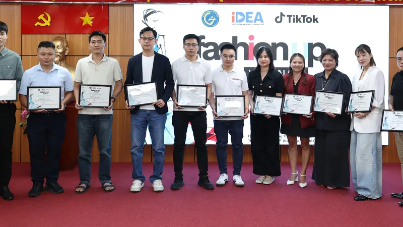 TikTok Shop đồng hành các cơ quan quản lý nhà nước ra mắt Fashion Up Việt Nam