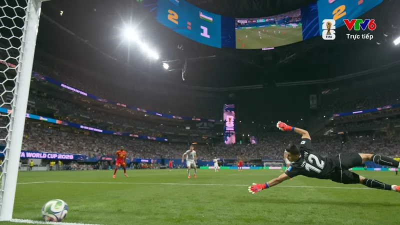 Wissa sút căng xuyên hàng thủ, hạ thủ môn Nematov nâng tỷ số lên là 3-1 cho CHDC Congo