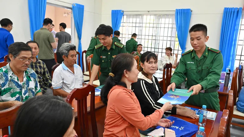 Tuyên truyền bảo đảm an ninh công trình dầu khí, chống khai thác IUU