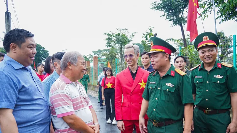Khánh thành tuyến đường thắm tình quân - dân