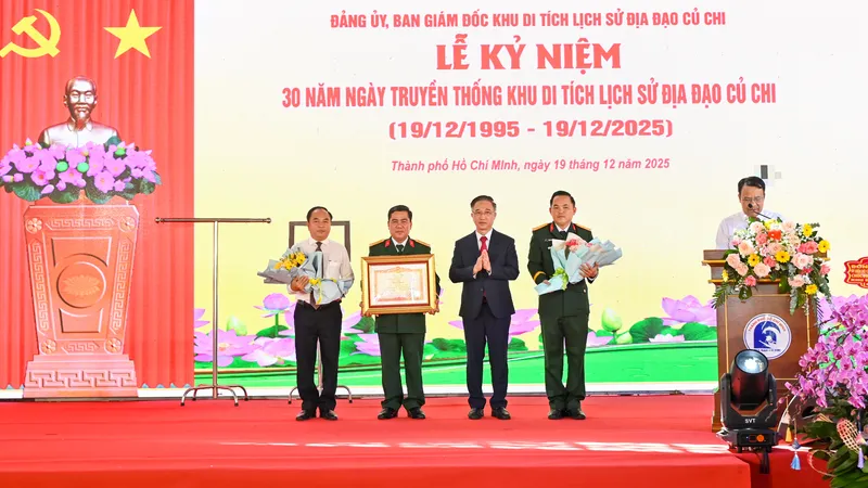 Viết tiếp bản Anh hùng ca trên “Đất thép thành đồng”