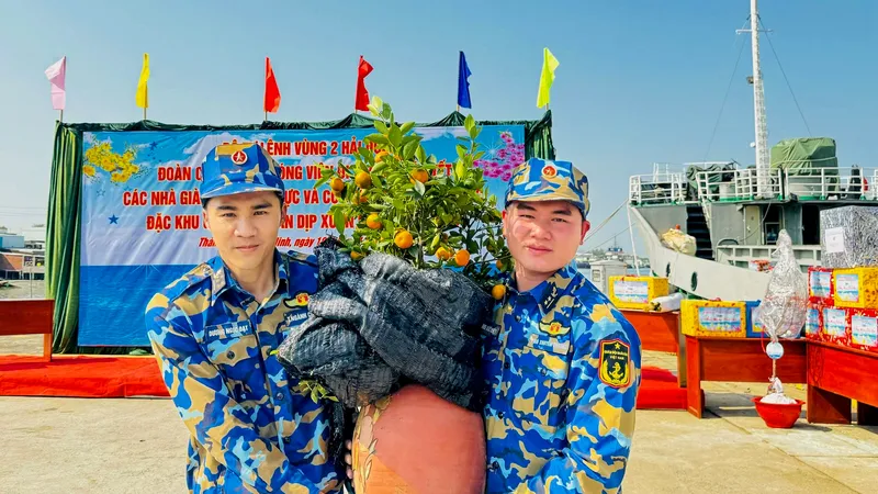 Mang hương vị mùa Xuân, tình cảm đất liền gửi đến biển, đảo tiền tiêu