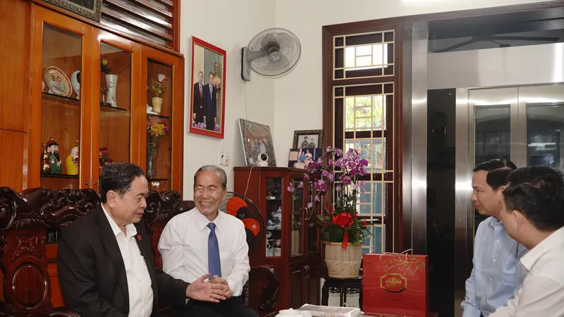 Chủ tịch Quốc hội Trần Thanh Mẫn tri ân, tưởng nhớ cố Chủ tịch Quốc hội Nguyễn Hữu Thọ